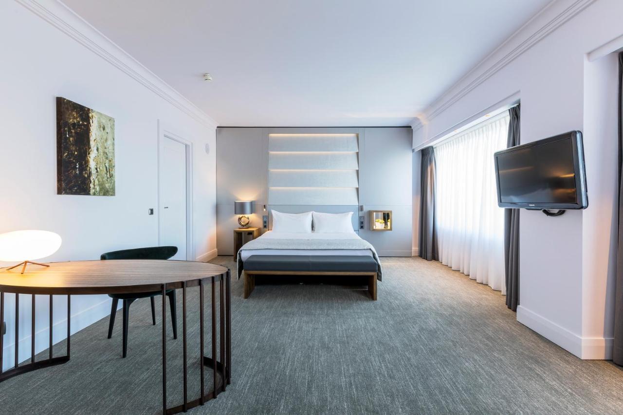 Hotel Okura Amsterdam - The Leading Hotels Of The World Exterior foto A room at the hotel